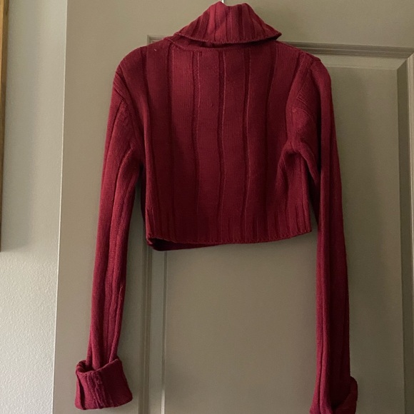 Red crop sweater - Picture 3 of 3